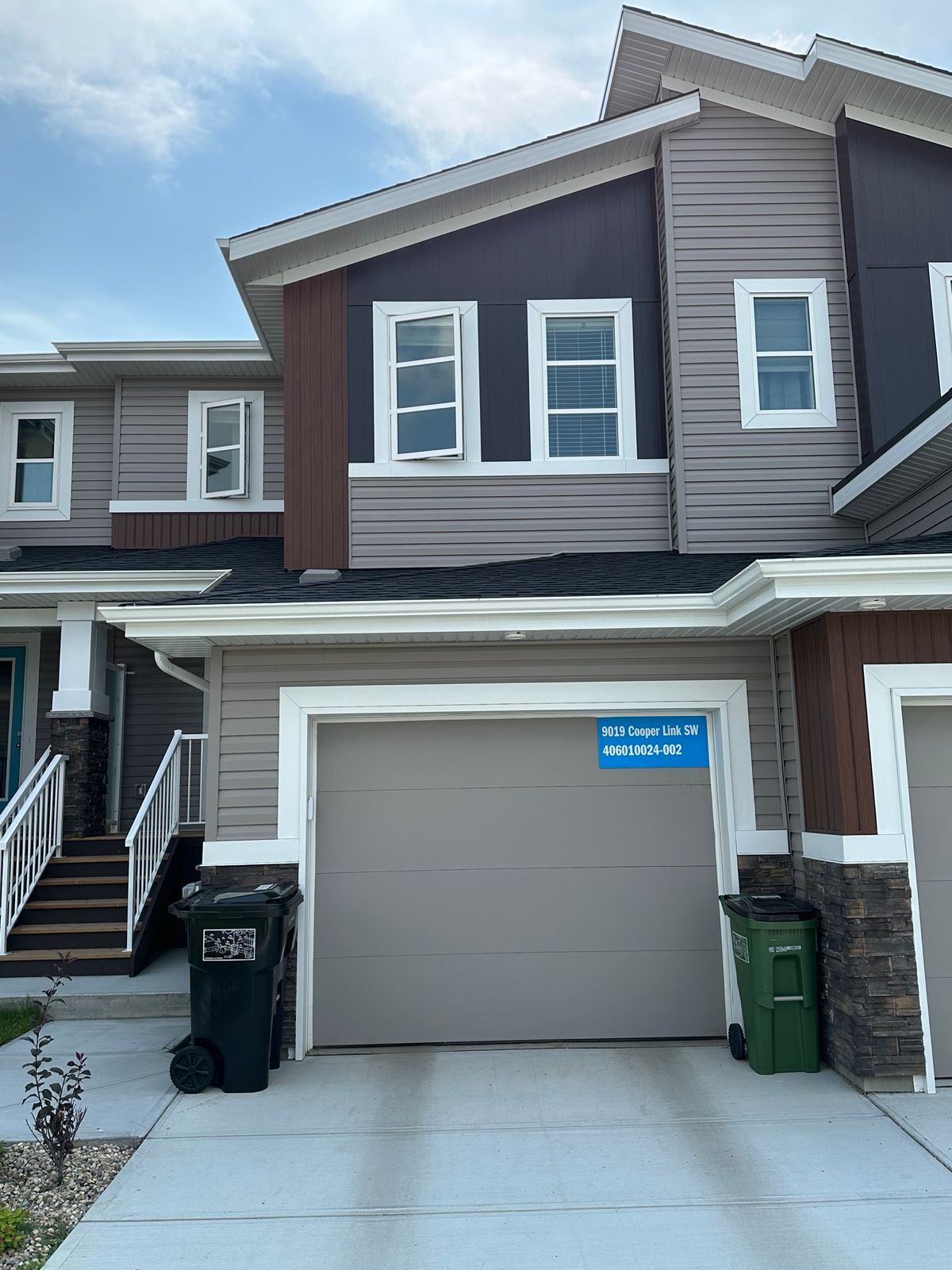 New Semi-Duplex 3 bed, 2.5 bath-1